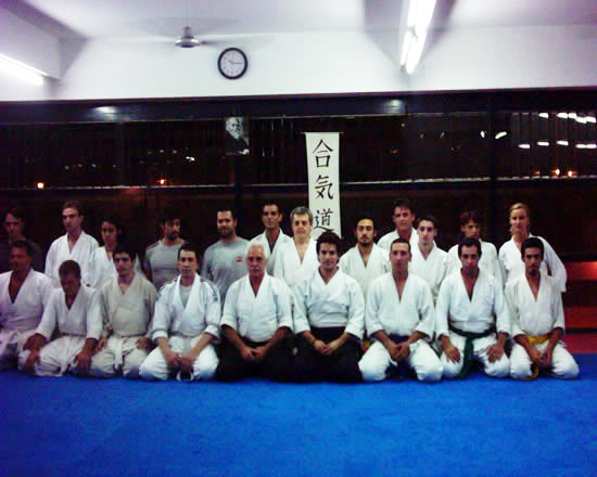 Grupo de Aikido Musubi Aikikai - Clase y Examen dicatos por Ricardo Corbal Dojang Dojo Palermo Diciembre 2005