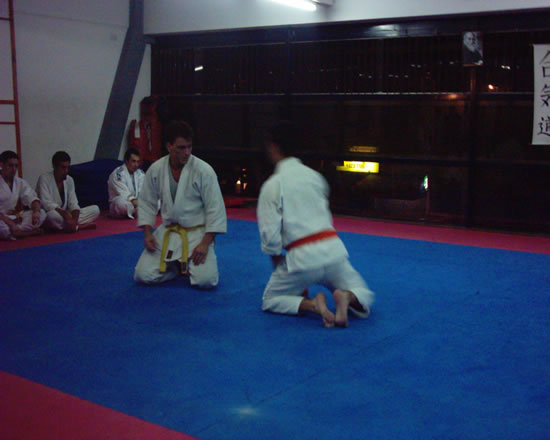 Grupo de Aikido Musubi Aikikai - Clase y Examen dicatos por Ricardo Corbal Dojang Dojo Palermo Diciembre 2005